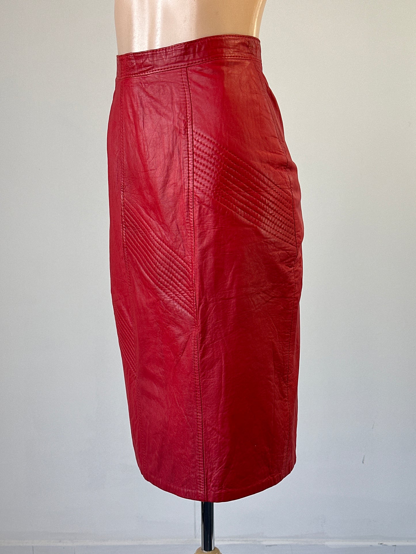 Simkka Furs | vintage 80's | skirt | size 8 | knee length | 100% leather | made in Australia 🇦🇺