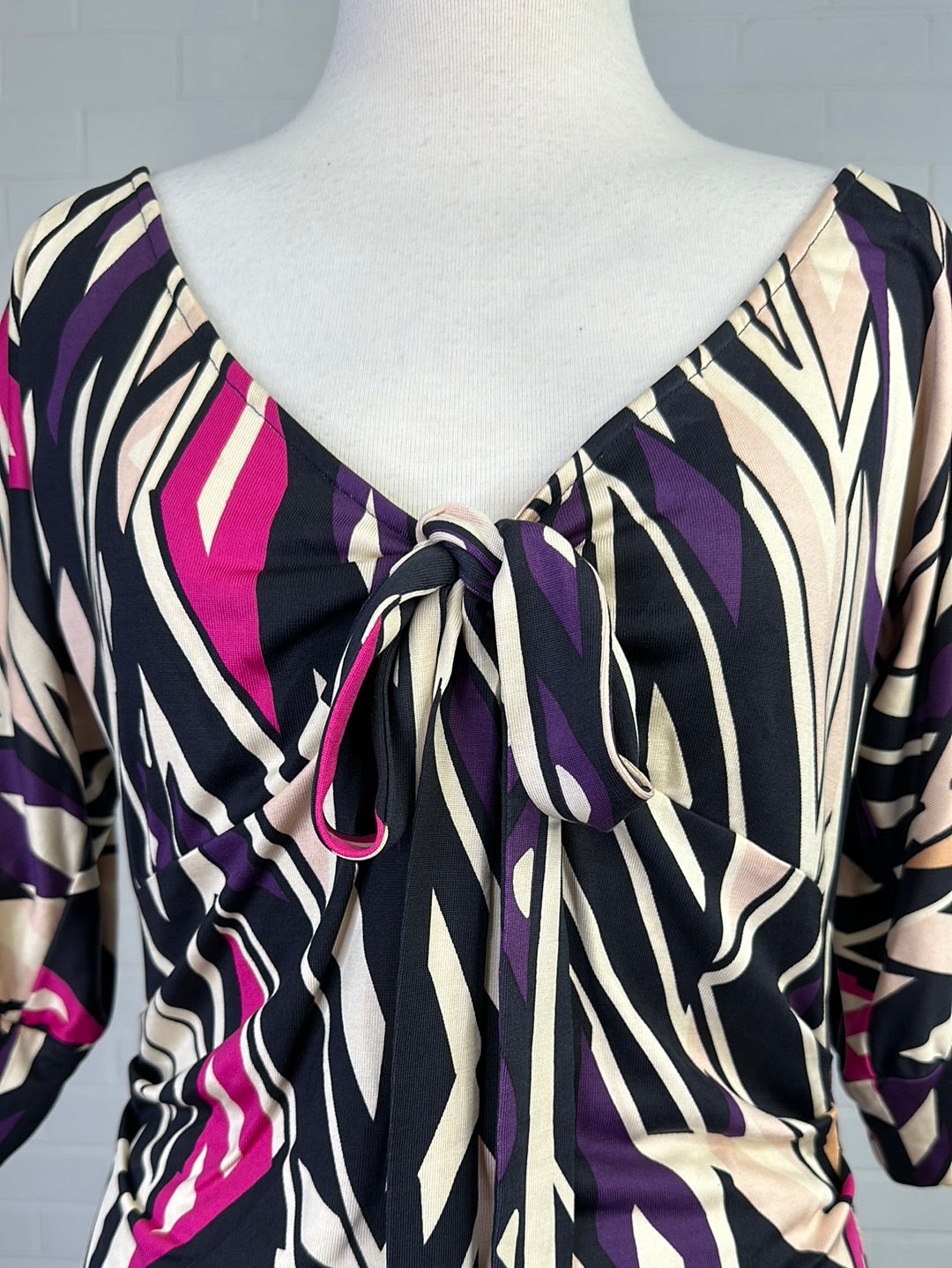 Diane von Furstenberg | New York | dress | size 8 | knee length | 100% silk