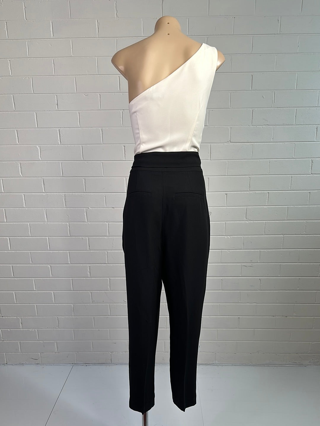 Banana Republic | California | pantsuit | size 8 | tapered leg