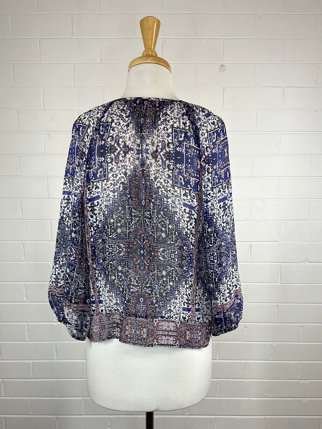 Joie | Los Angeles | top | size 8 | three quarter sleeve | 100% silk