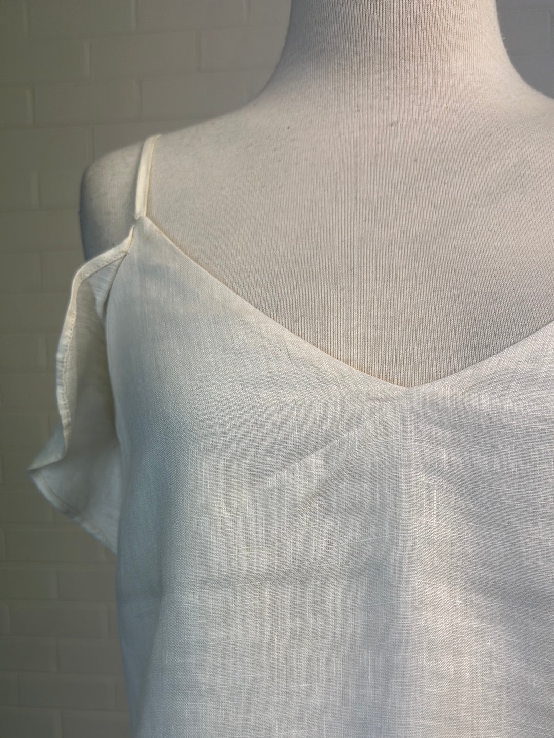 Witchery | top | size 6 | sleeveless | 100% linen