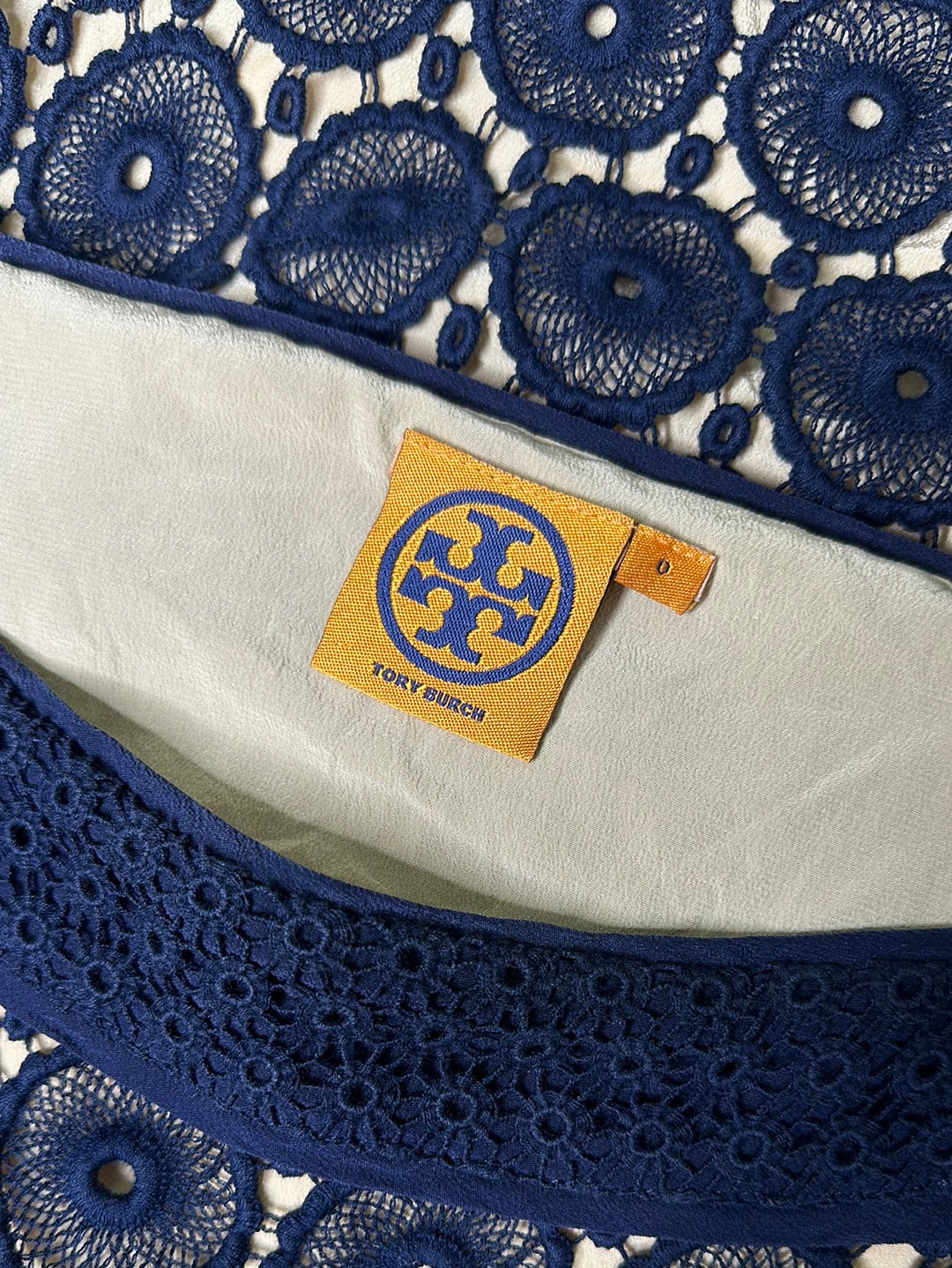 Tory Burch | New York | top | size 8 | long sleeve | 100% cotton