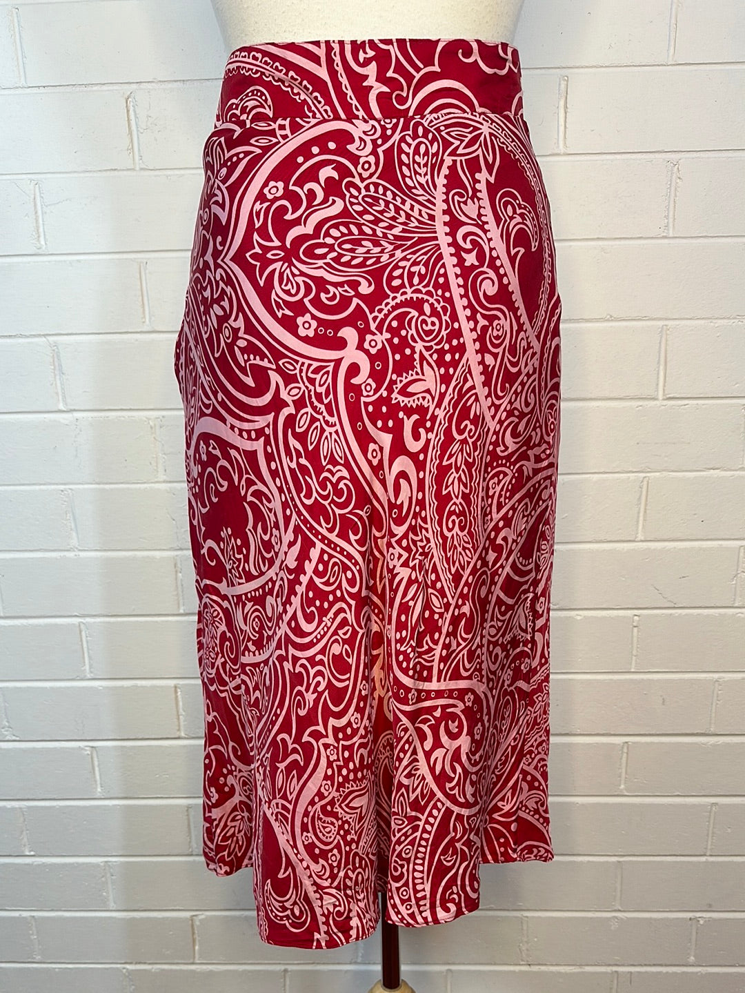 Diane von Furstenberg | New York | skirt | size 10 | knee length | 100% silk