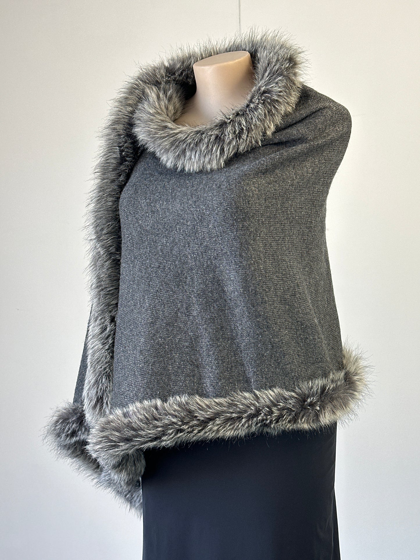 Blue Illusion | shawl | one size | open front