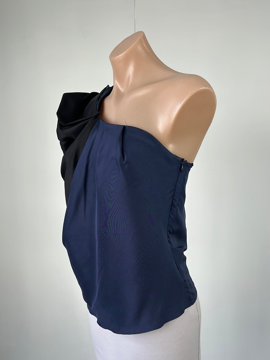 Country Road | top | size 8 | sleeveless | 100% silk