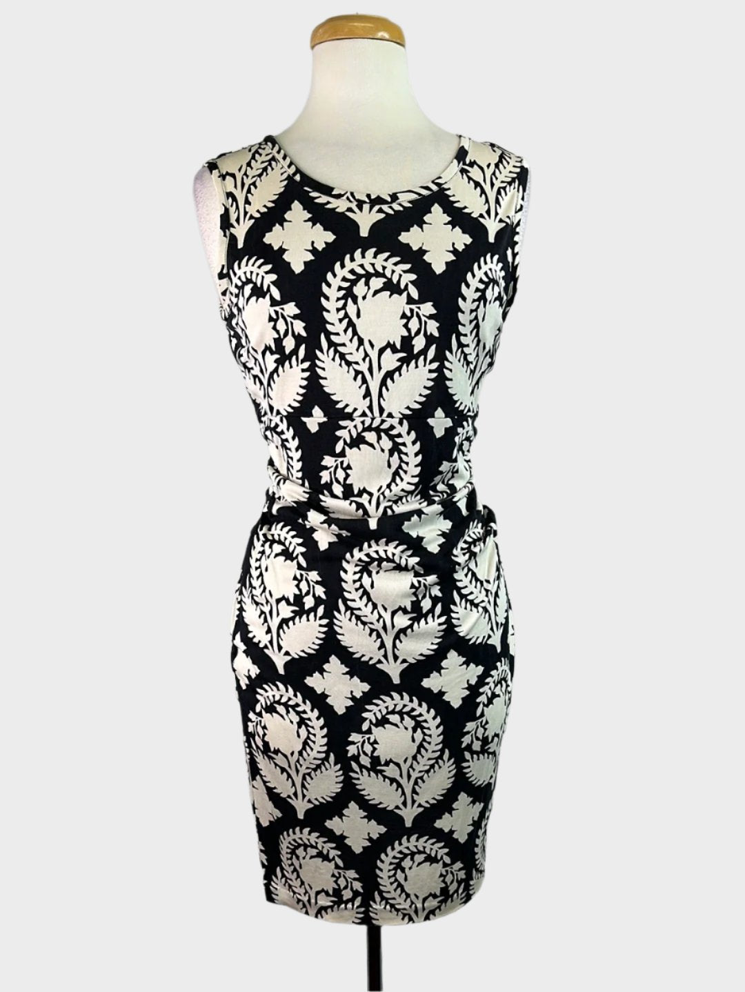 Diane von Furstenberg | New York | dress | size 10 | knee length | 100% silk