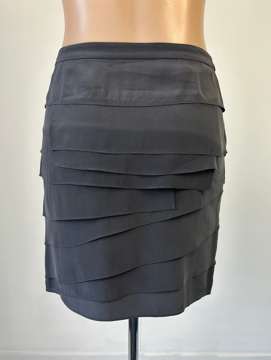 Ann Taylor | US | skirt | size 6 | mini length | 100% silk