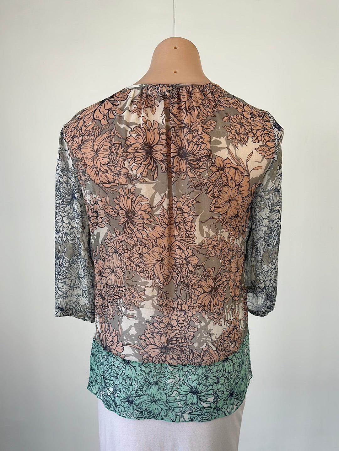 MEGAN PARK | top | size 8 | elbow length sleeve | 100% silk