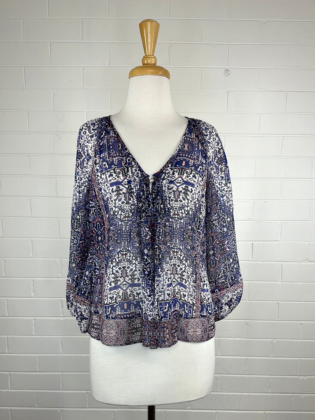 Joie | Los Angeles | top | size 8 | three quarter sleeve | 100% silk