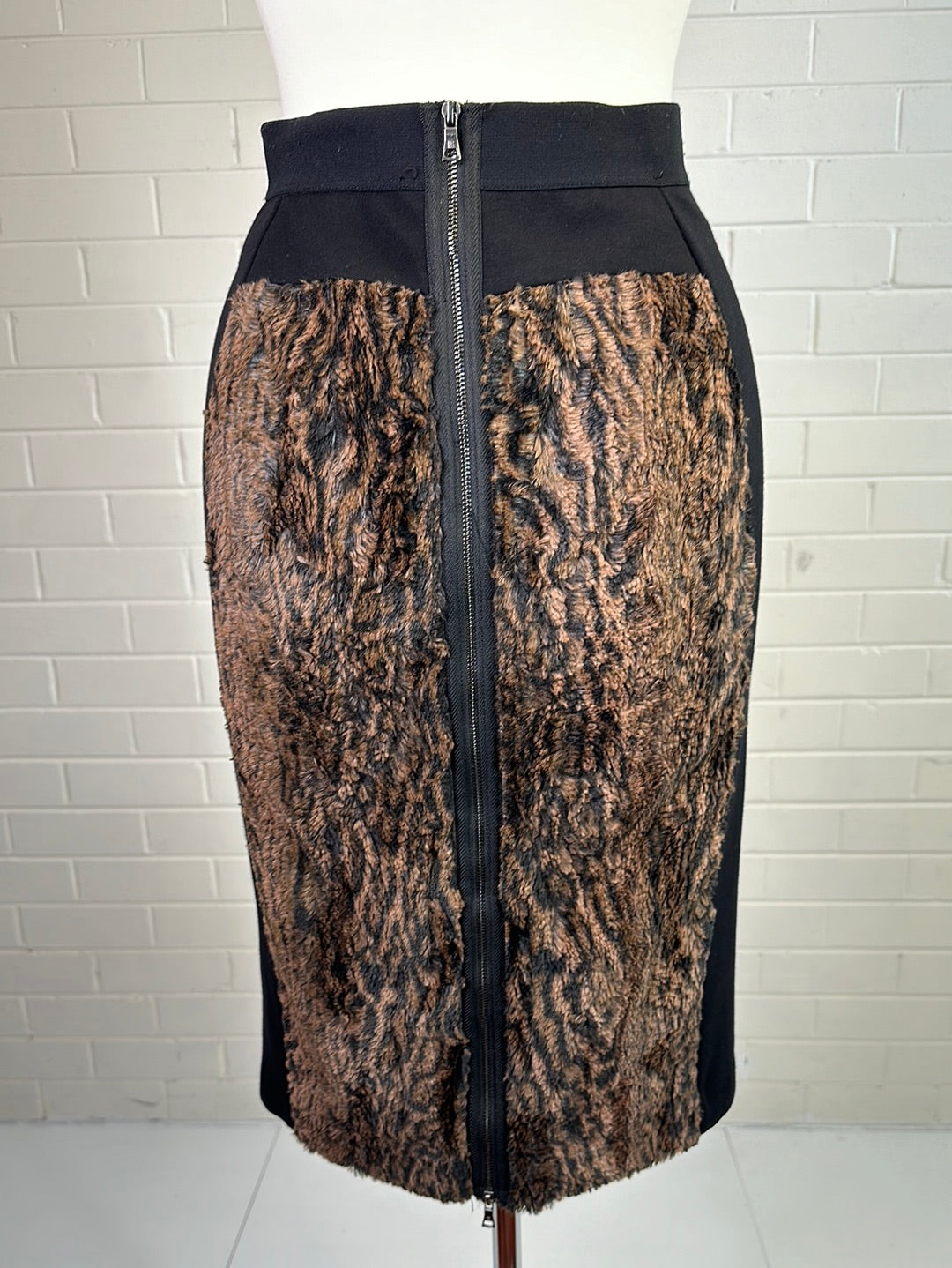 BCBG Max Azria | Los Angeles | skirt | size 8 | knee length