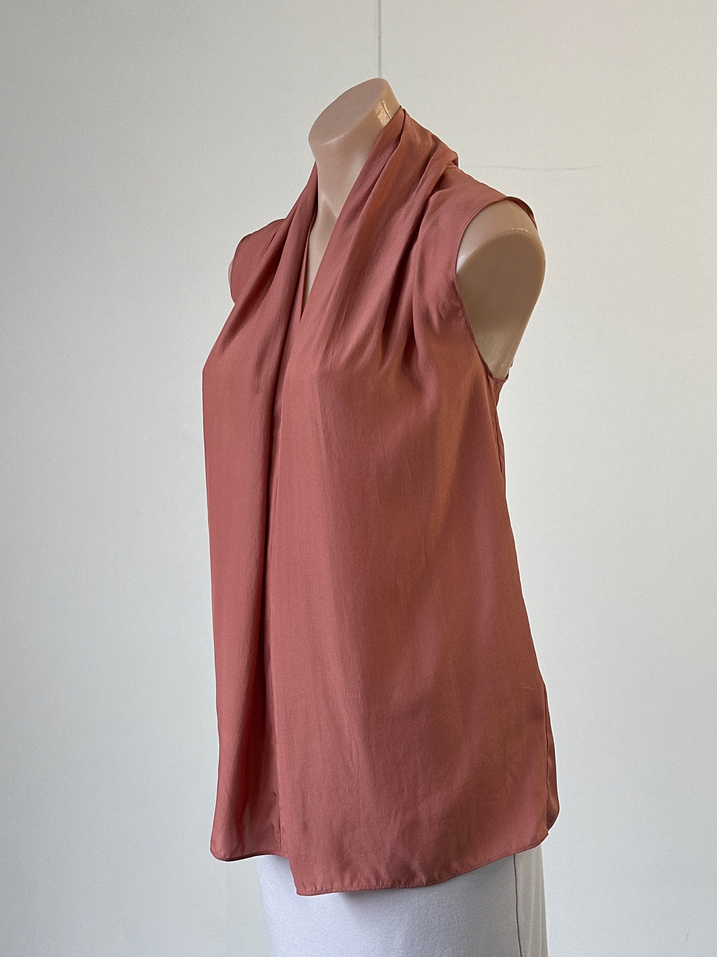 Scanlan Theodore | top | size 8 | sleeveless | 100% silk