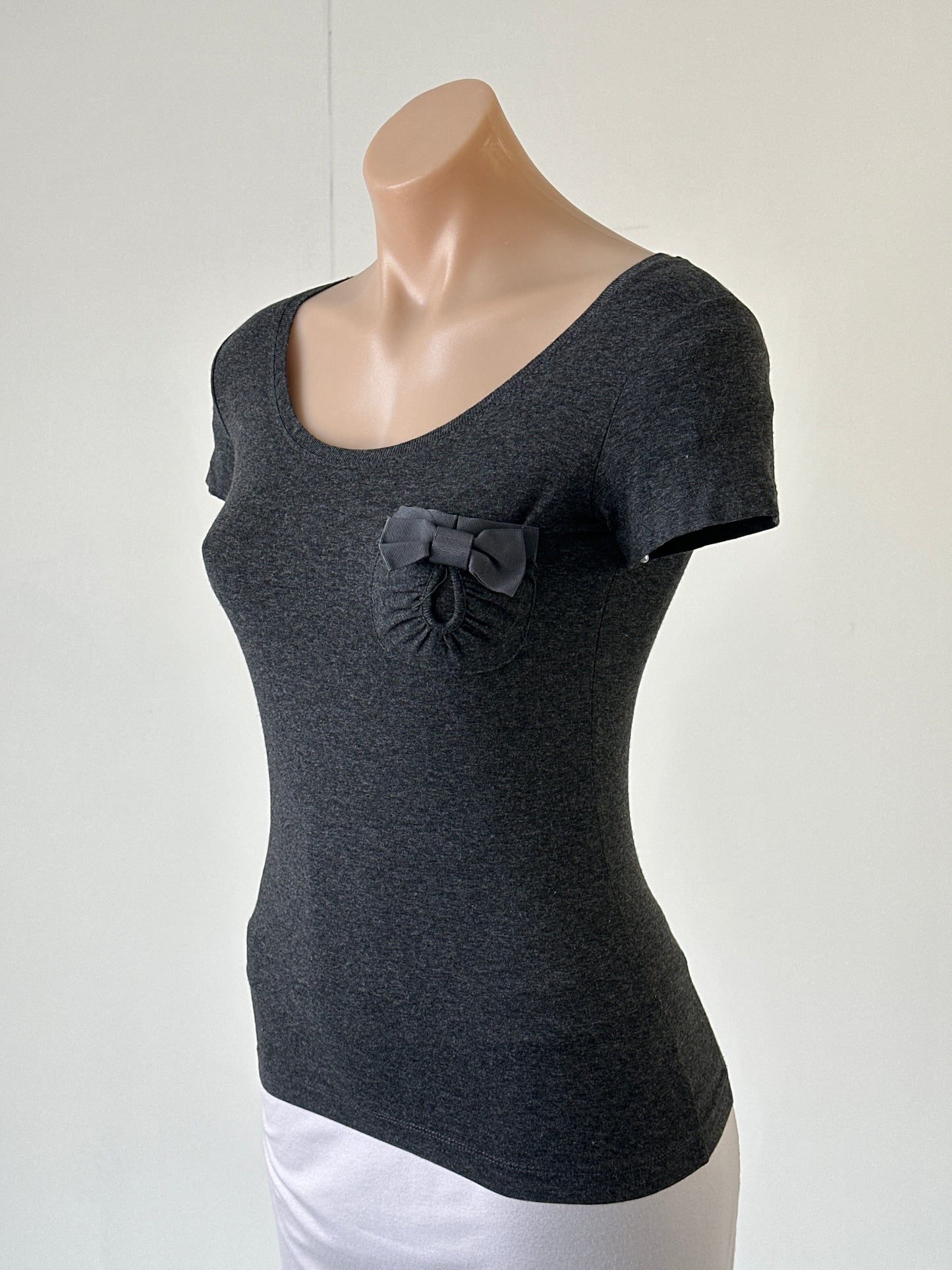 EMPORIO ARMANI | top | size 8 | cap sleeve