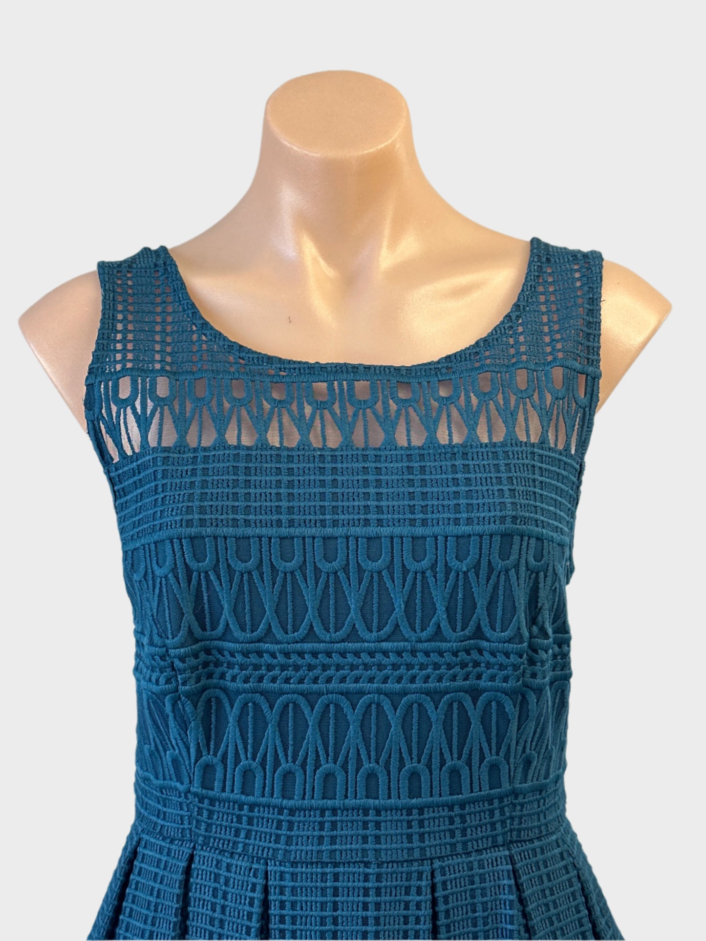 Review | dress | size 8 | knee length