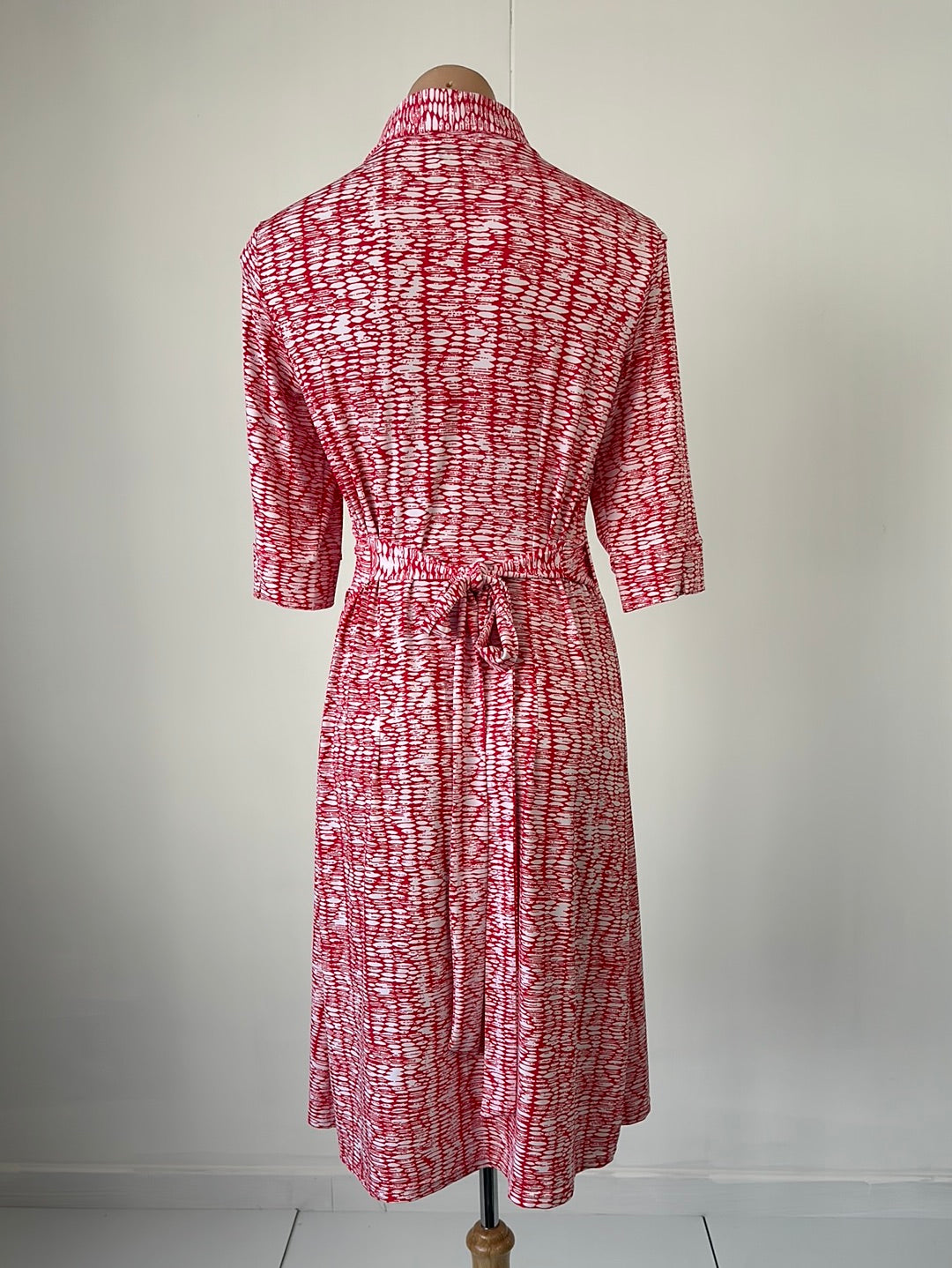 Diane von Furstenberg | New York | dress | size 10 | knee length | 100% silk | made in Italy