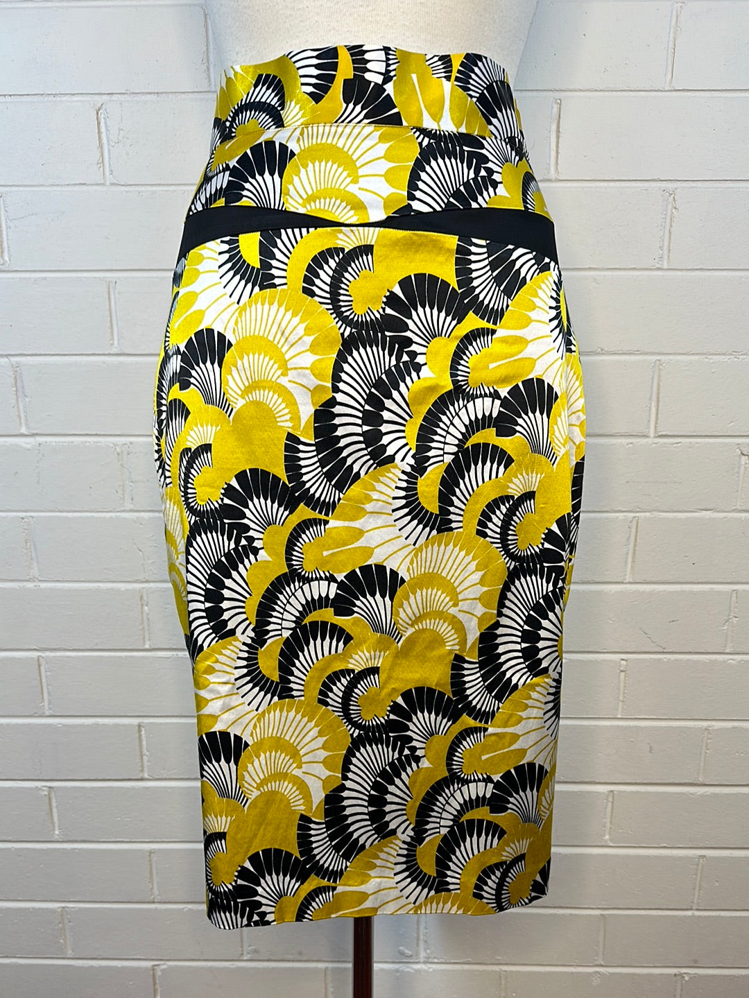 Cue | skirt | size 10 | knee length