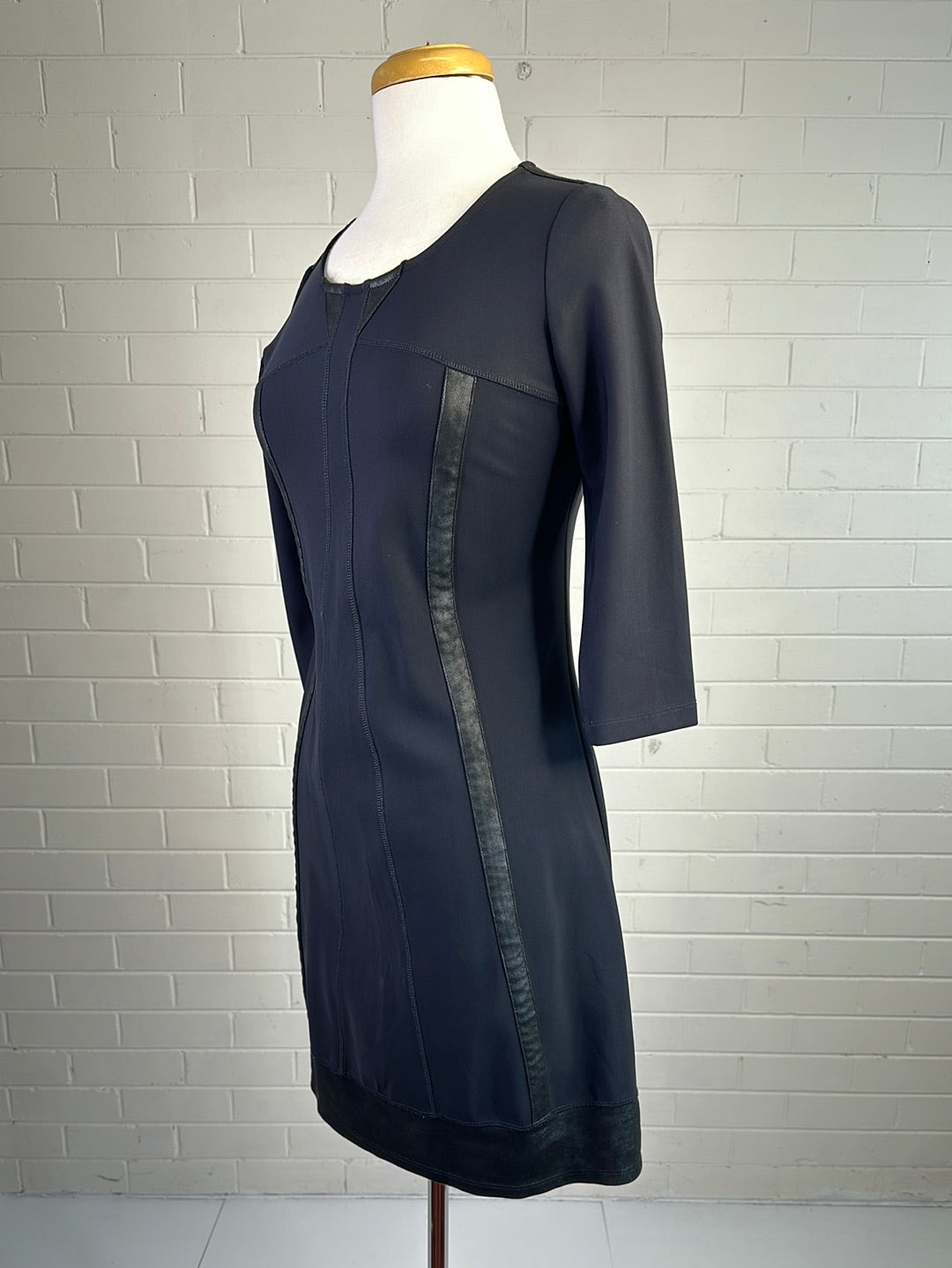 Jane Daniels | New Zealand | dress | size 8 | knee length | made in New Zealand