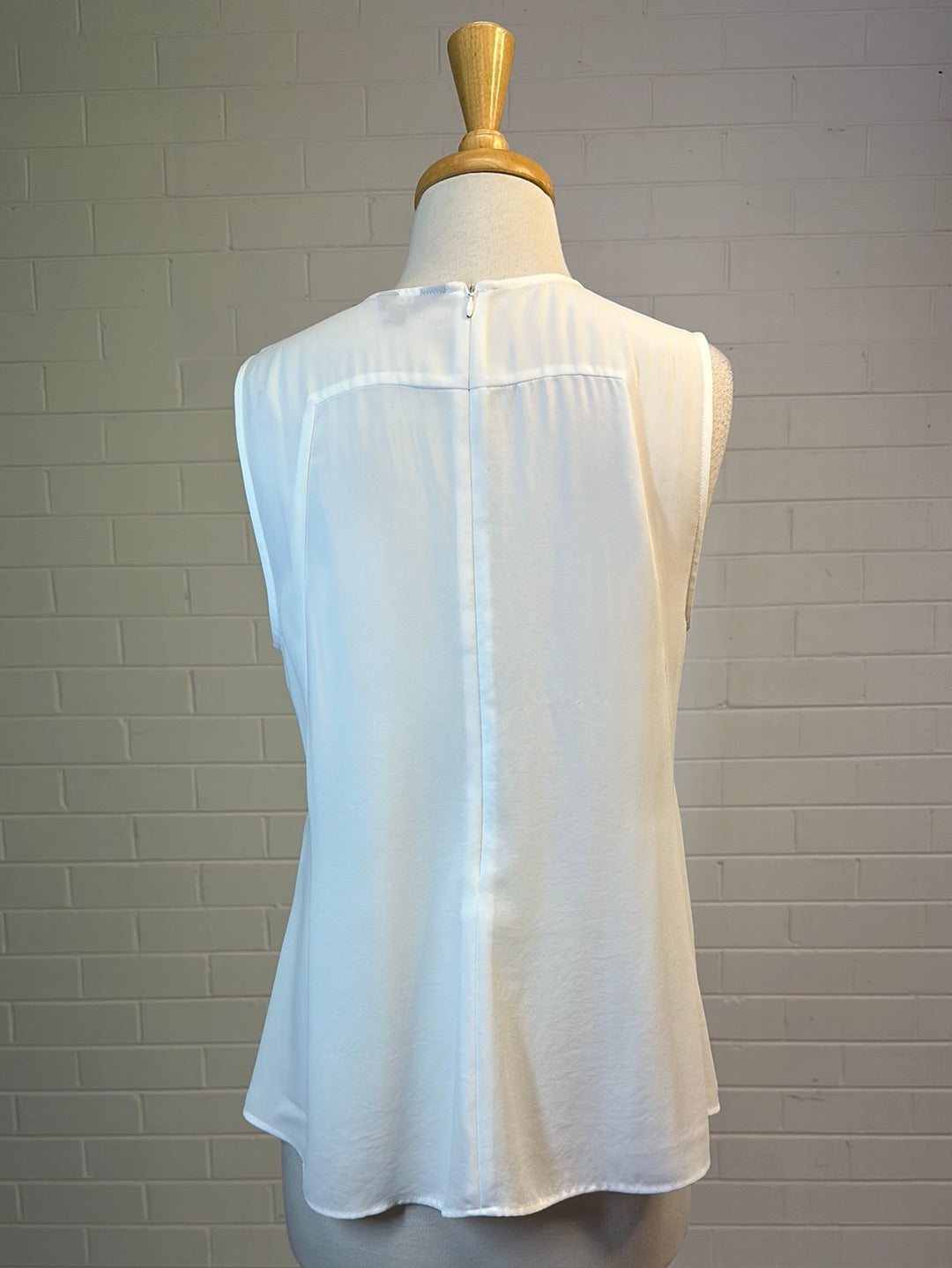 Cue | top | size 10 | sleeveless