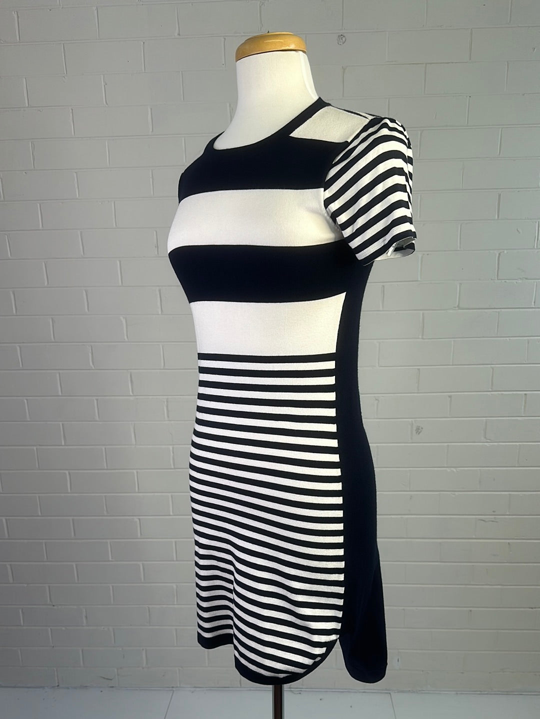 Karen Millen | UK | dress | size 8 | knee length