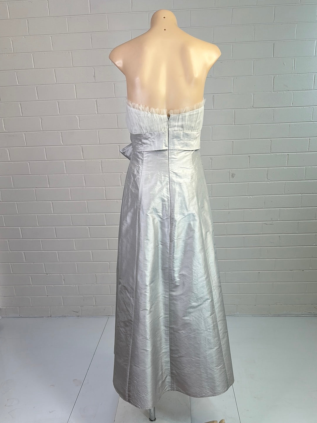 Melbourne Avenue | vintage 70's | gown | size 8 | maxi length