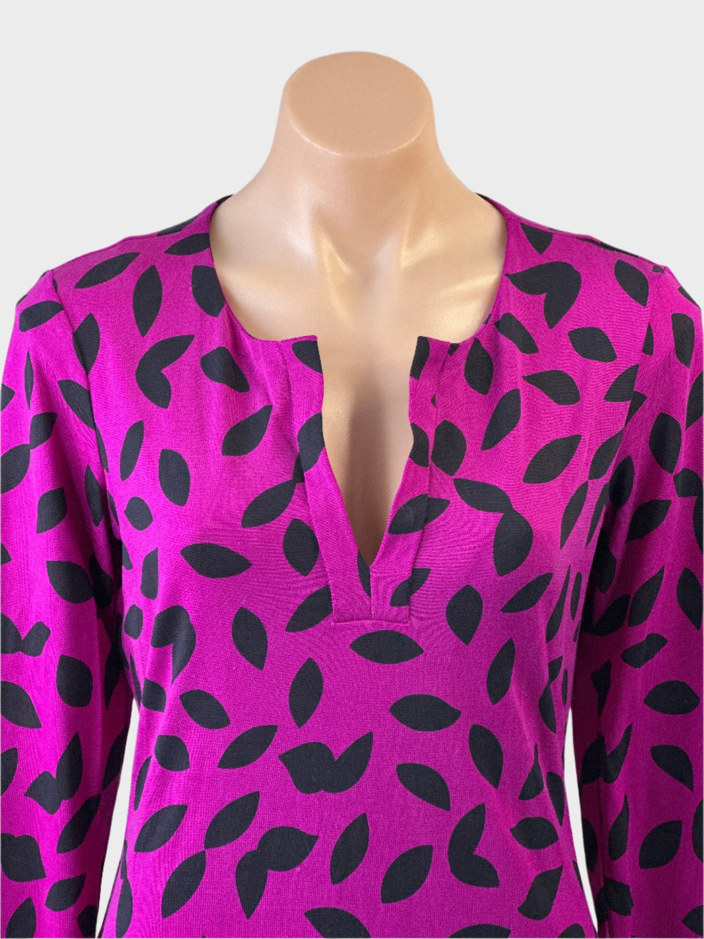 Diane von Furstenberg | New York | dress | size 8 | mini length | 100% silk