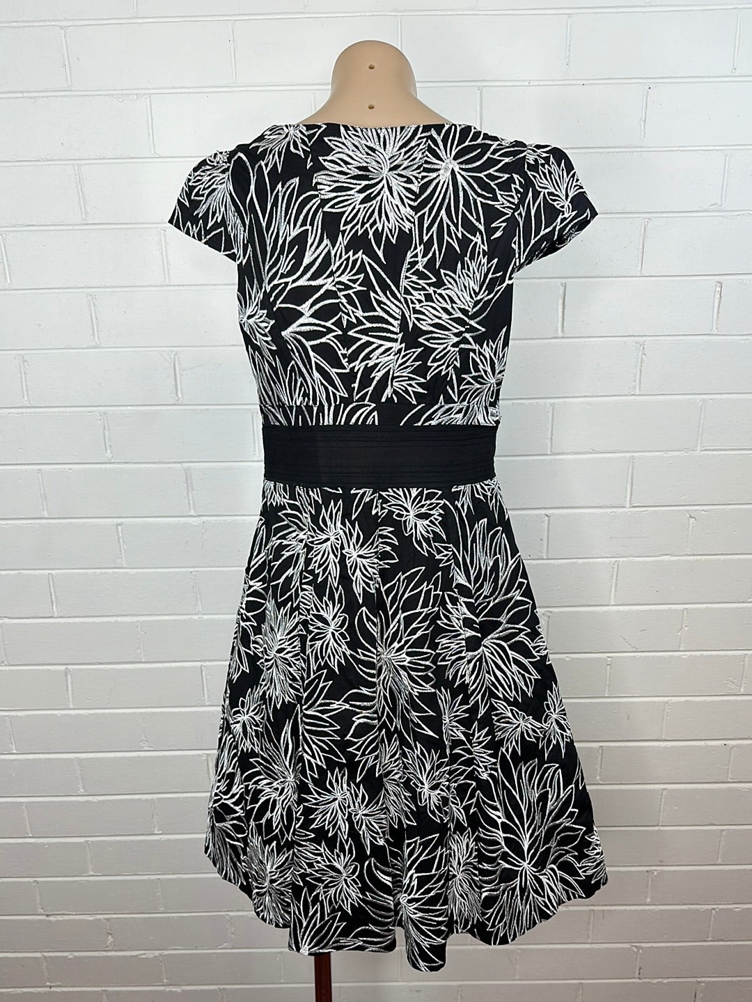 Karen Millen | UK | dress | size 8 | knee length | 100% cotton