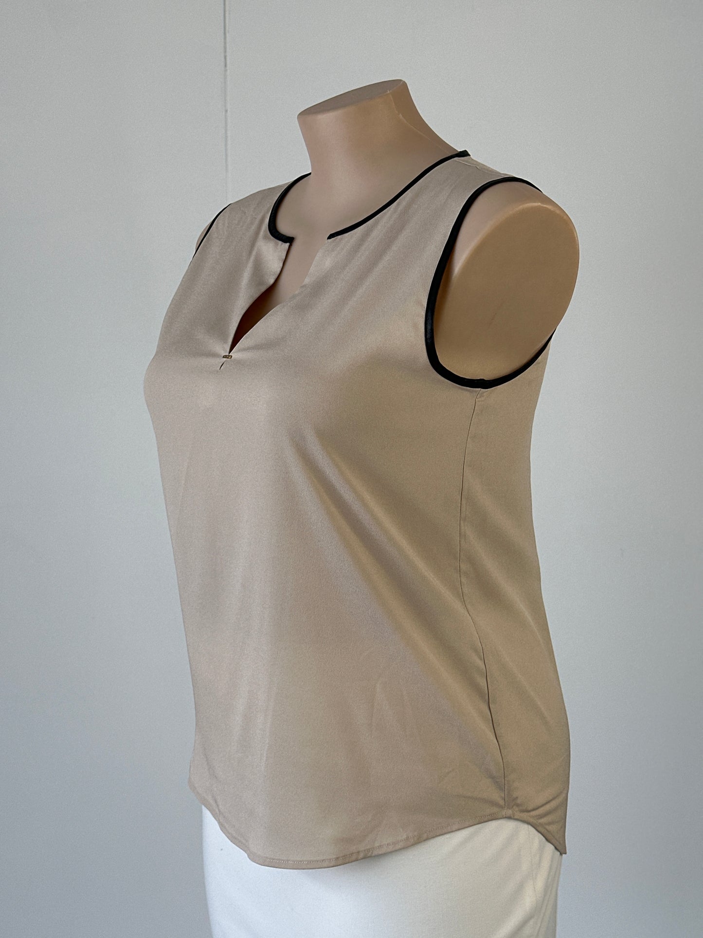 Calvin Klein | US | top | size 14 | sleeveless