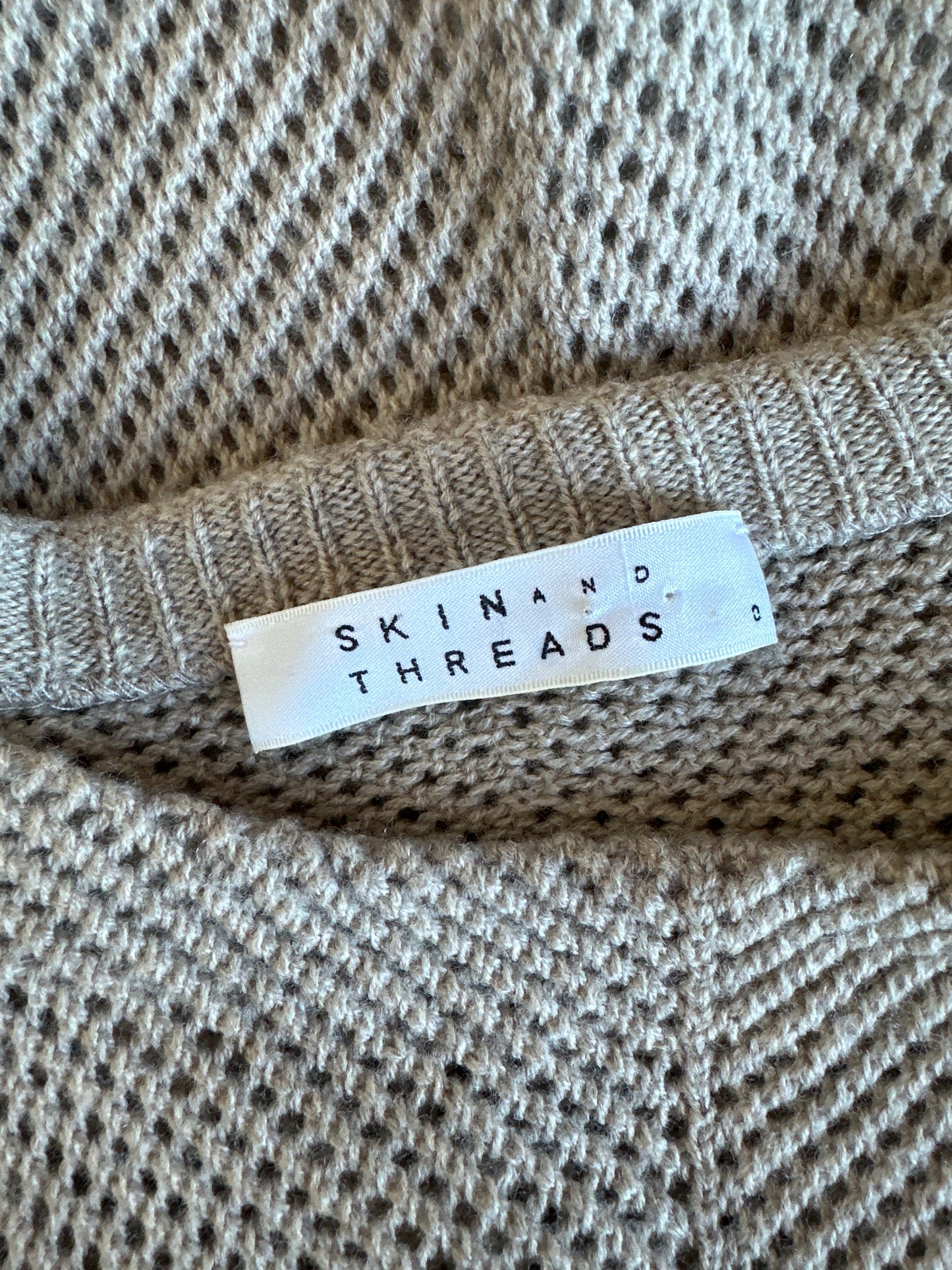 SKIN & THREADS | top | size 8 | short sleeve | 100% wool