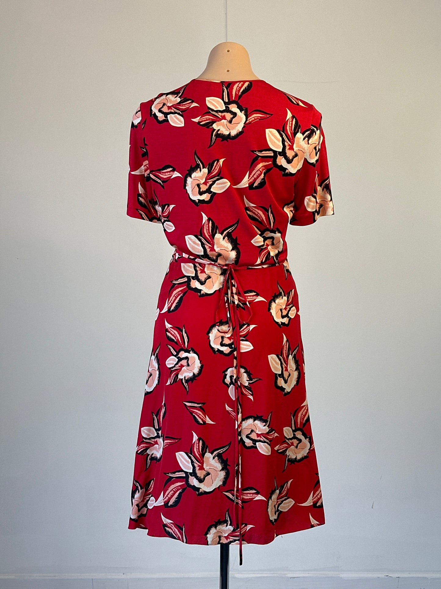 Diane von Furstenberg | New York | dress | size 10 | knee length | 100% silk