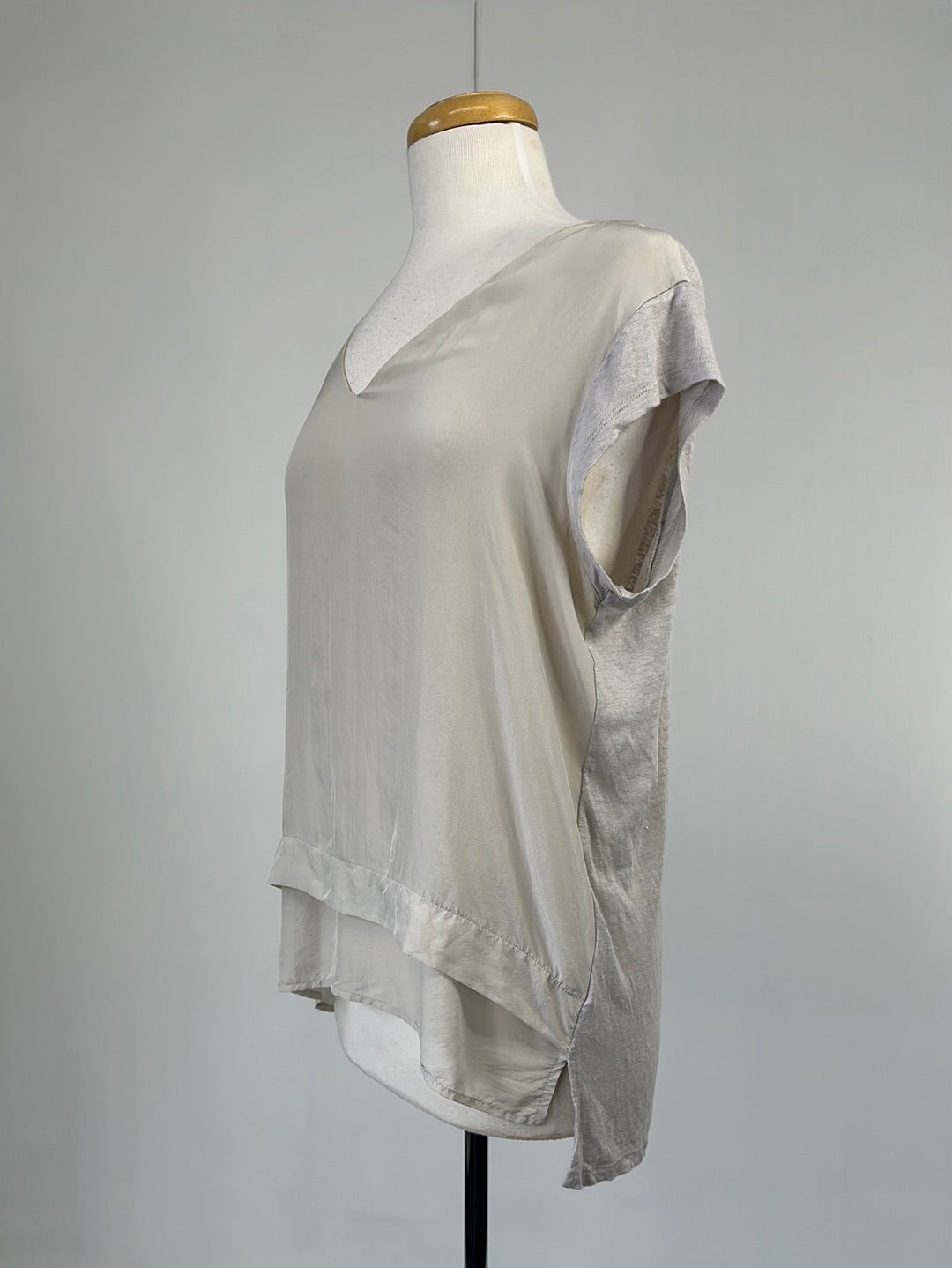 FOIL | New Zealand | top | size 12 | cap sleeve | linen & silk