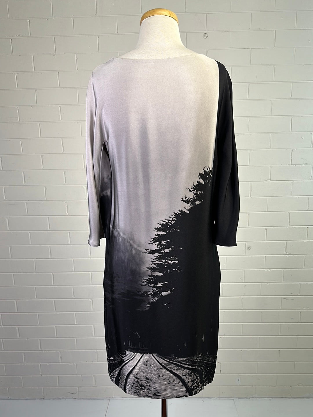 Mary Katrantzou | London | dress | size 10 | knee length | 100% silk | made in Italy