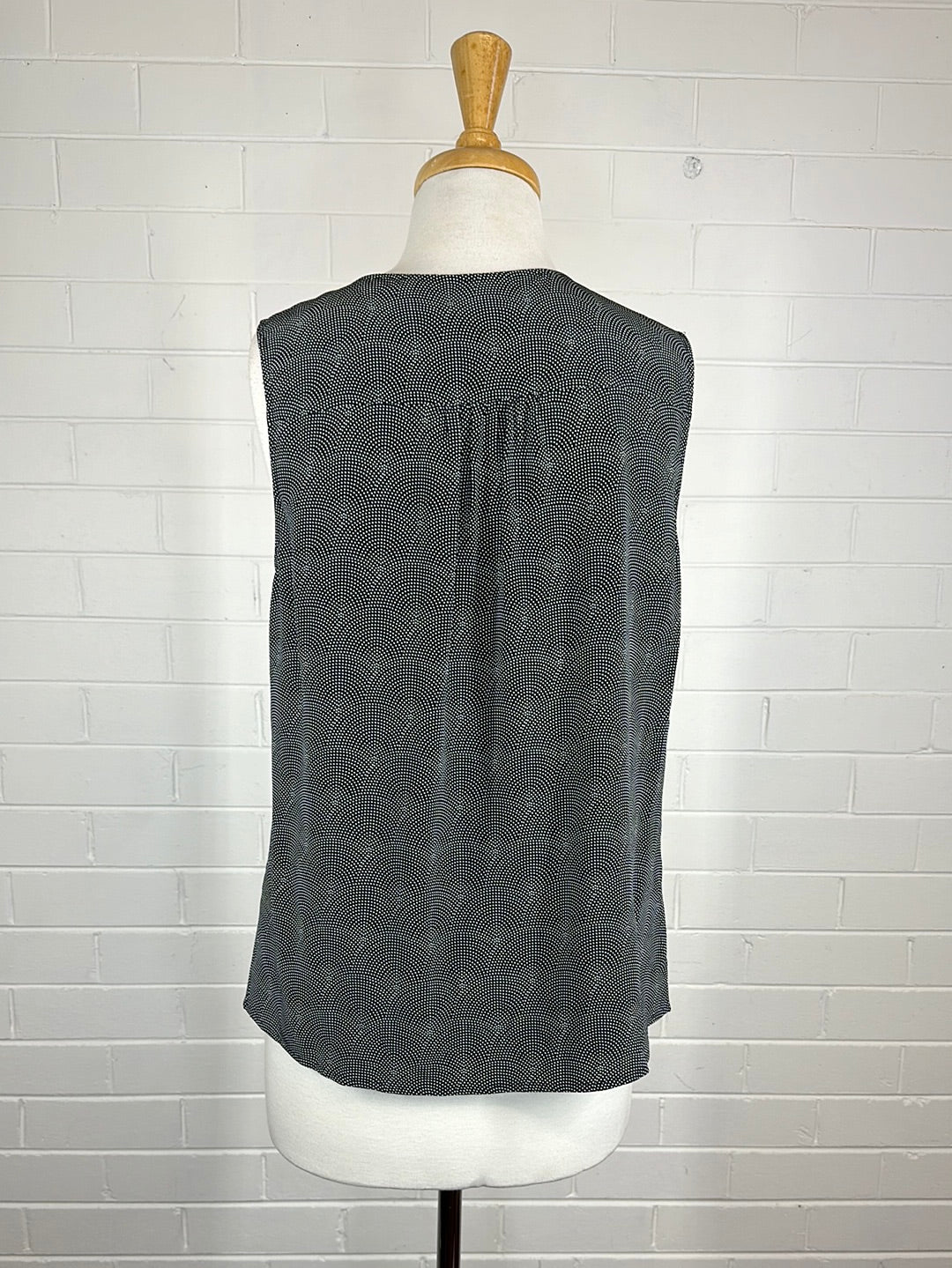 David Lawrence | top | size 8 | sleeveless | 100% silk