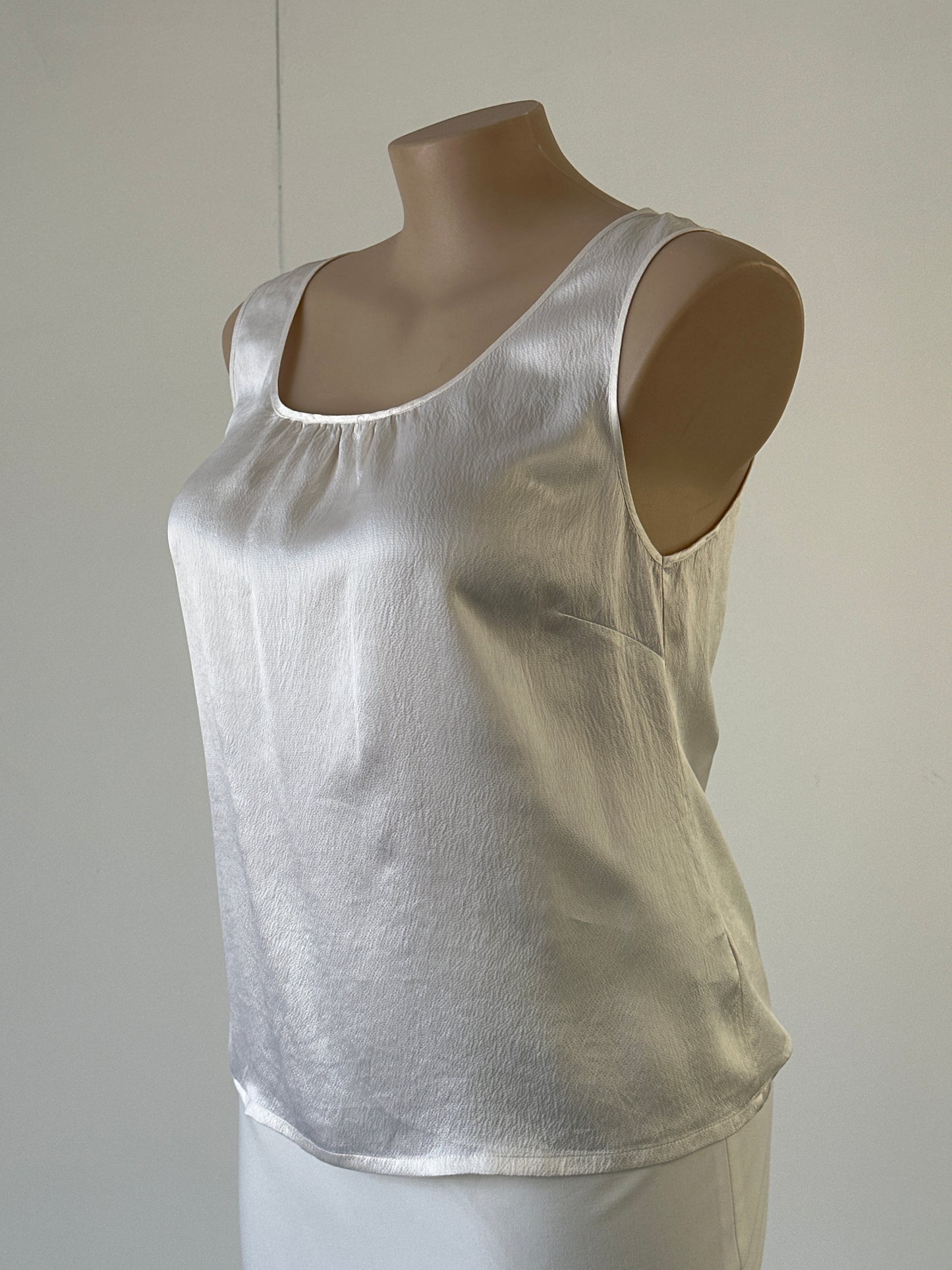 Trent Nathan | top | size 14 | sleeveless | 100% silk