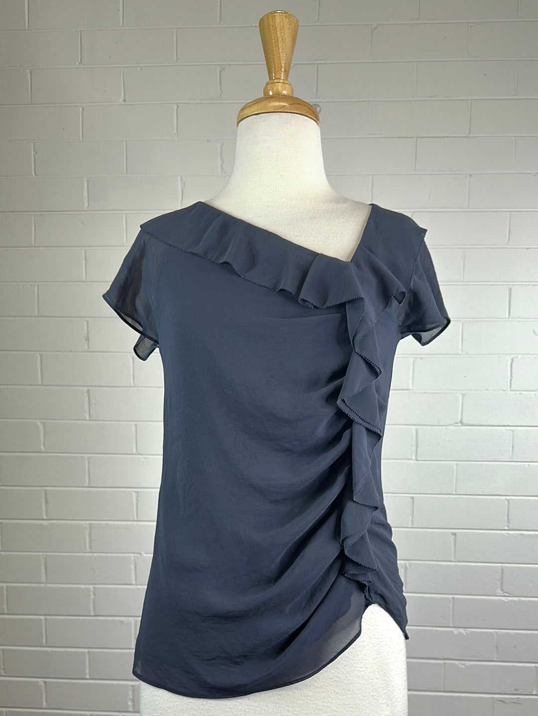 Veronika Maine | top | size 6 | cap sleeve