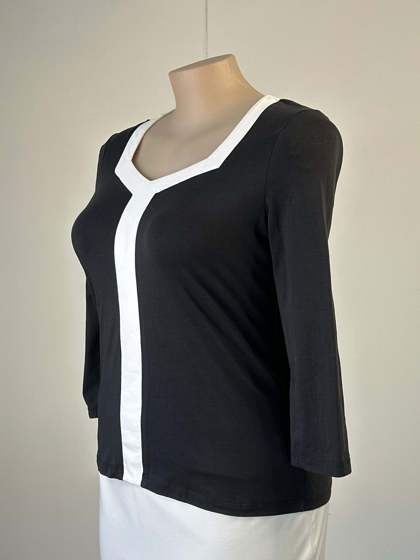 Queenspark | top | size 18 | three quarter sleeve