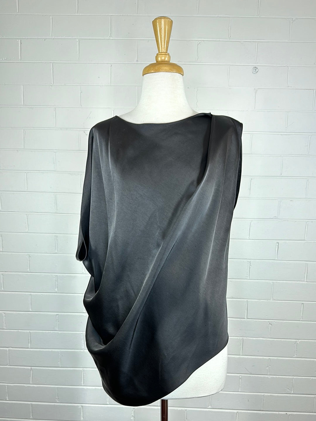 Carla Zampatti | top | size 8 | sleeveless