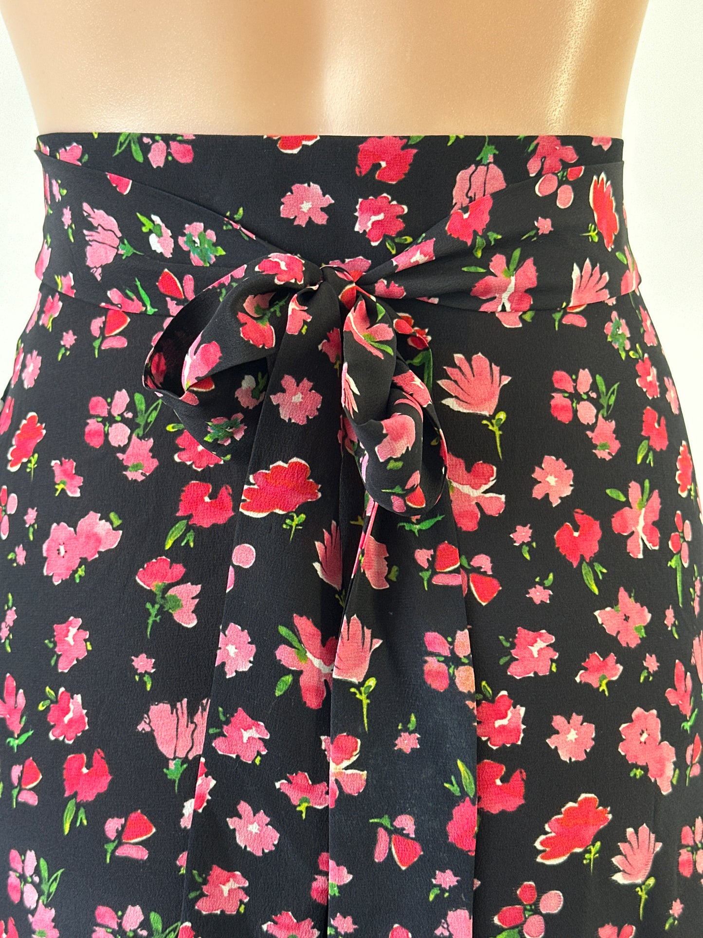 PYRUS | London | skirt | size 10 | midi length | 100% silk