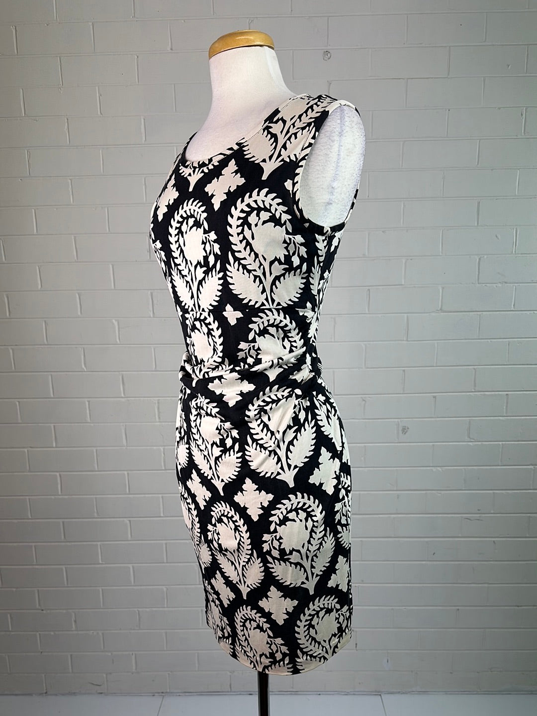 Diane von Furstenberg | New York | dress | size 10 | knee length | 100% silk