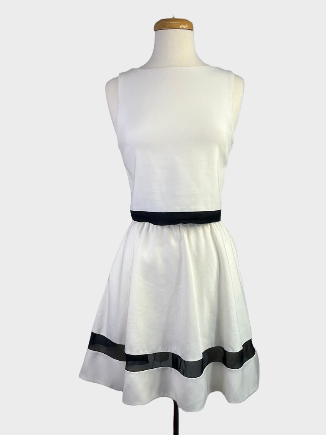 Alice + Olivia | New York | skirt & top set | size 8 | knee length