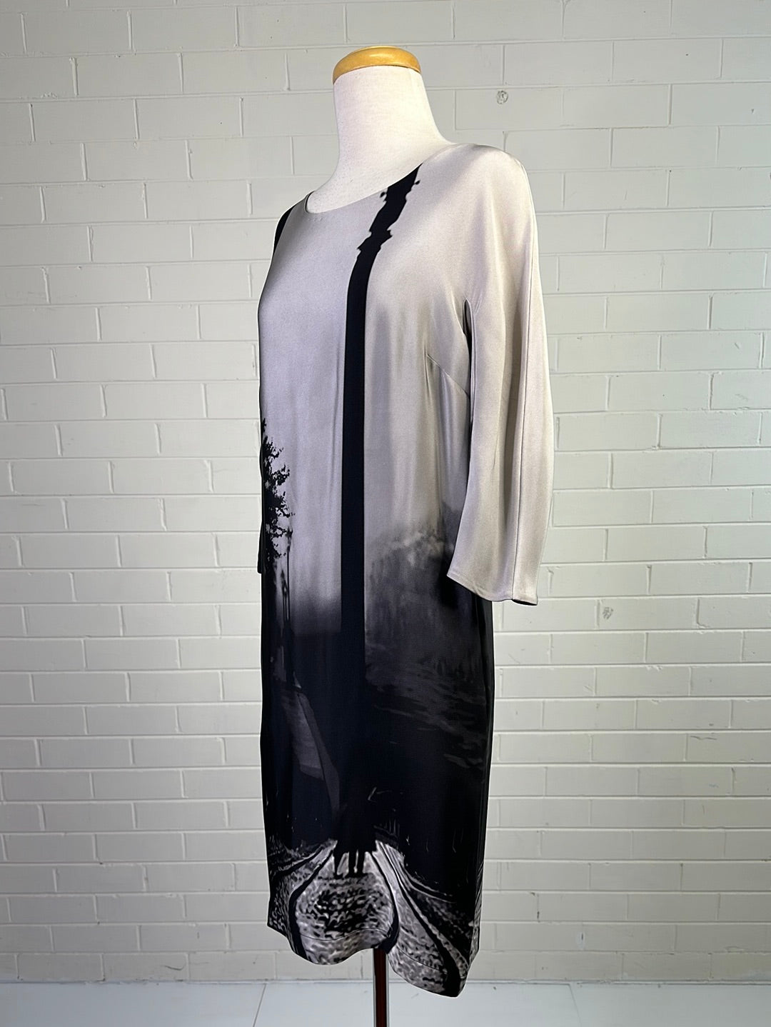 Mary Katrantzou | London | dress | size 10 | knee length | 100% silk | made in Italy