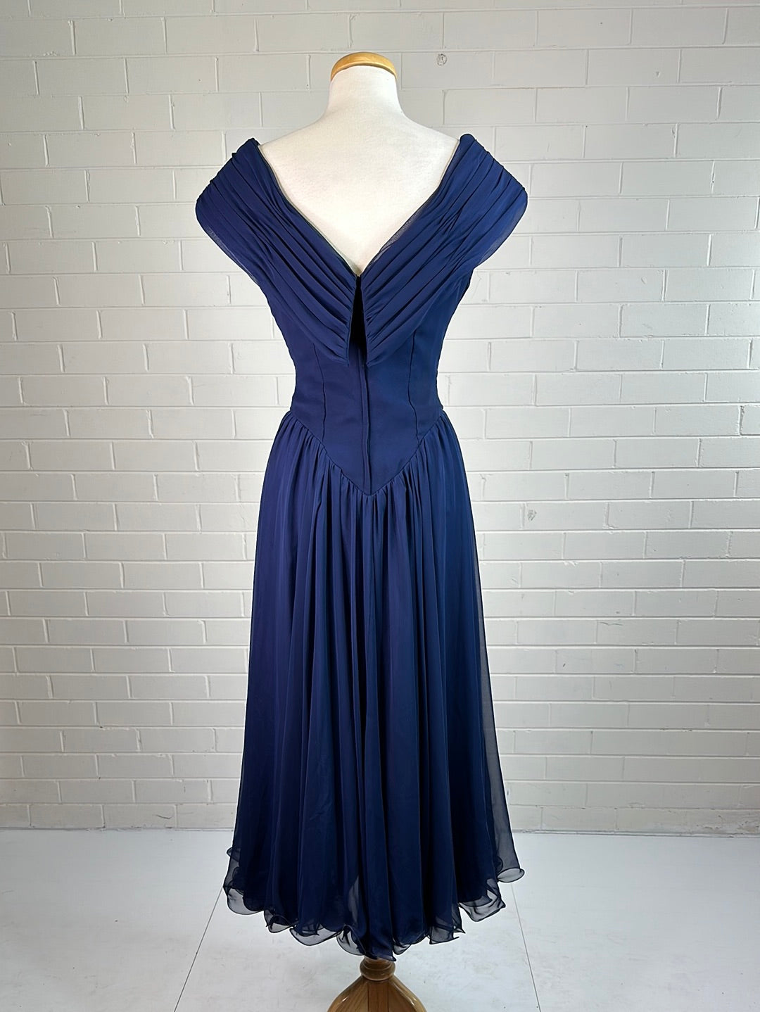 Hildi Seiden Knopf | vintage 80's | gown | size 14 | maxi length | made in Australia 🇦🇺