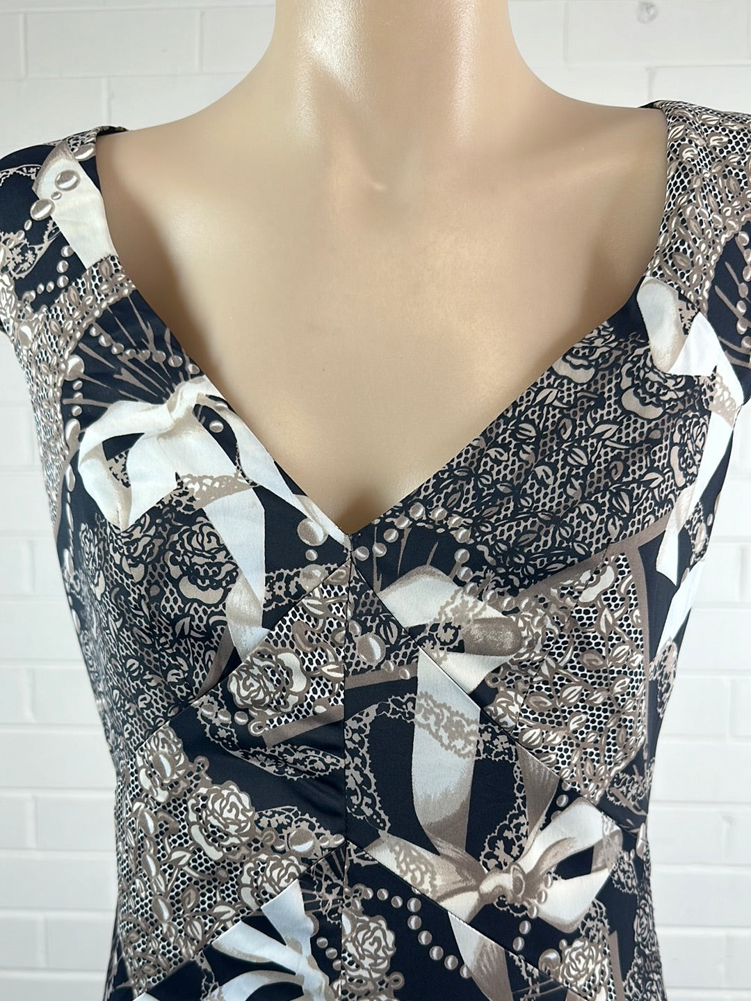 Karen Millen | UK | dress | size 8 | knee length