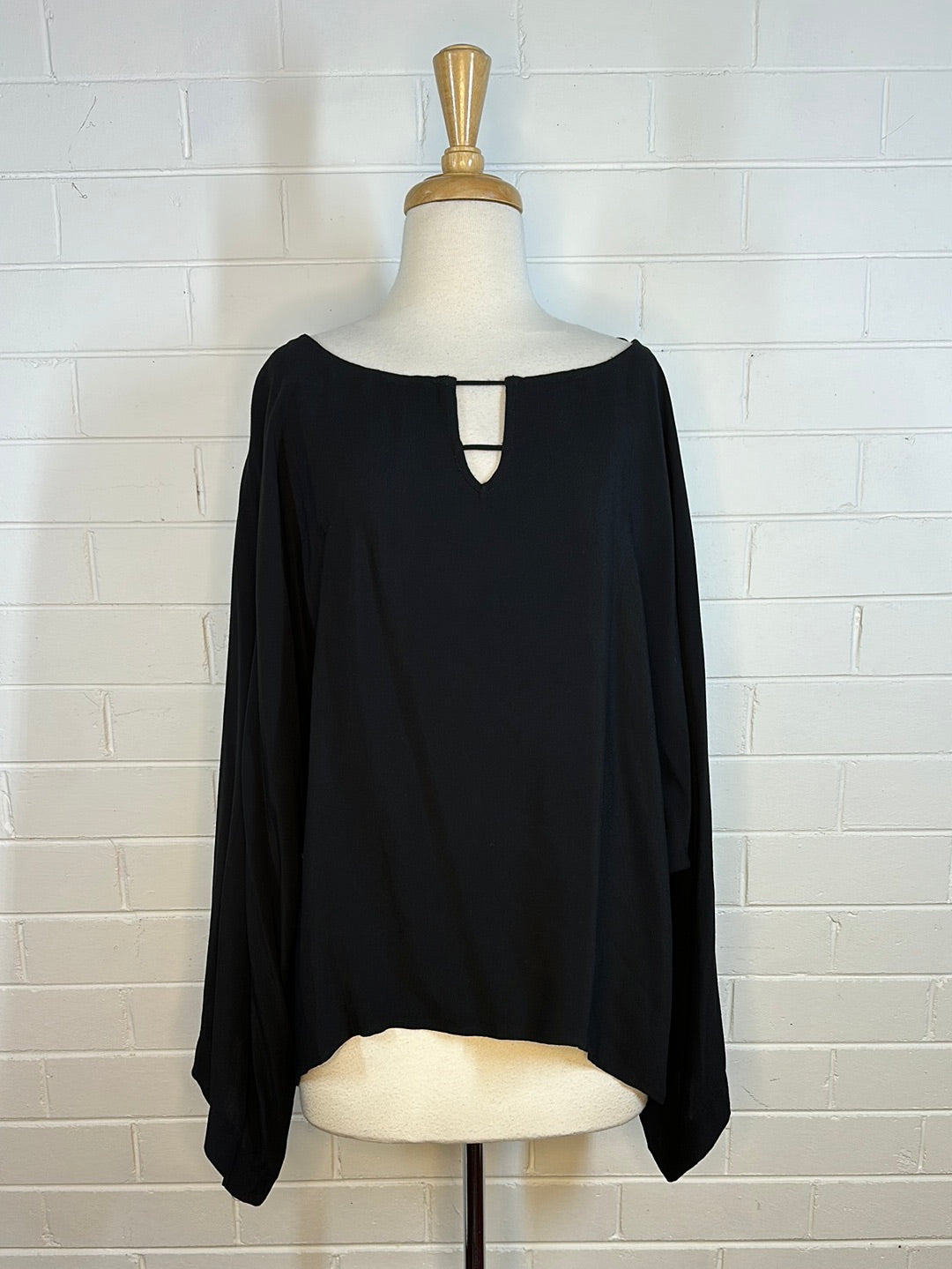 Imonni | top | size 14 | long sleeve