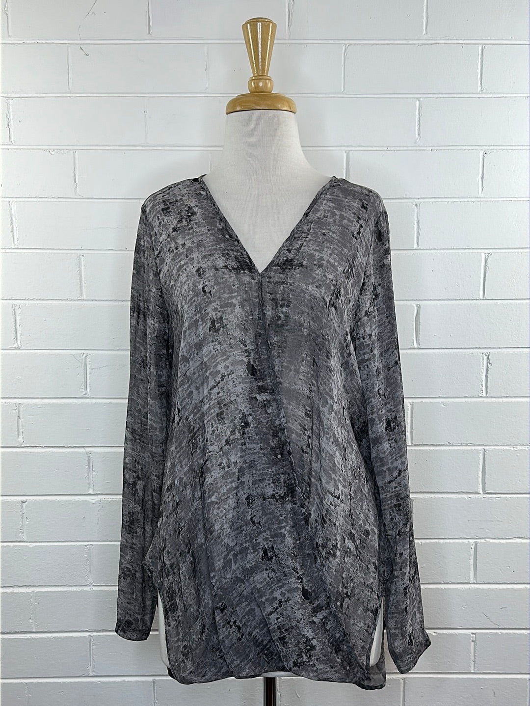 Transit Par Such | Italy | top | size 12 | long sleeve | 100% silk