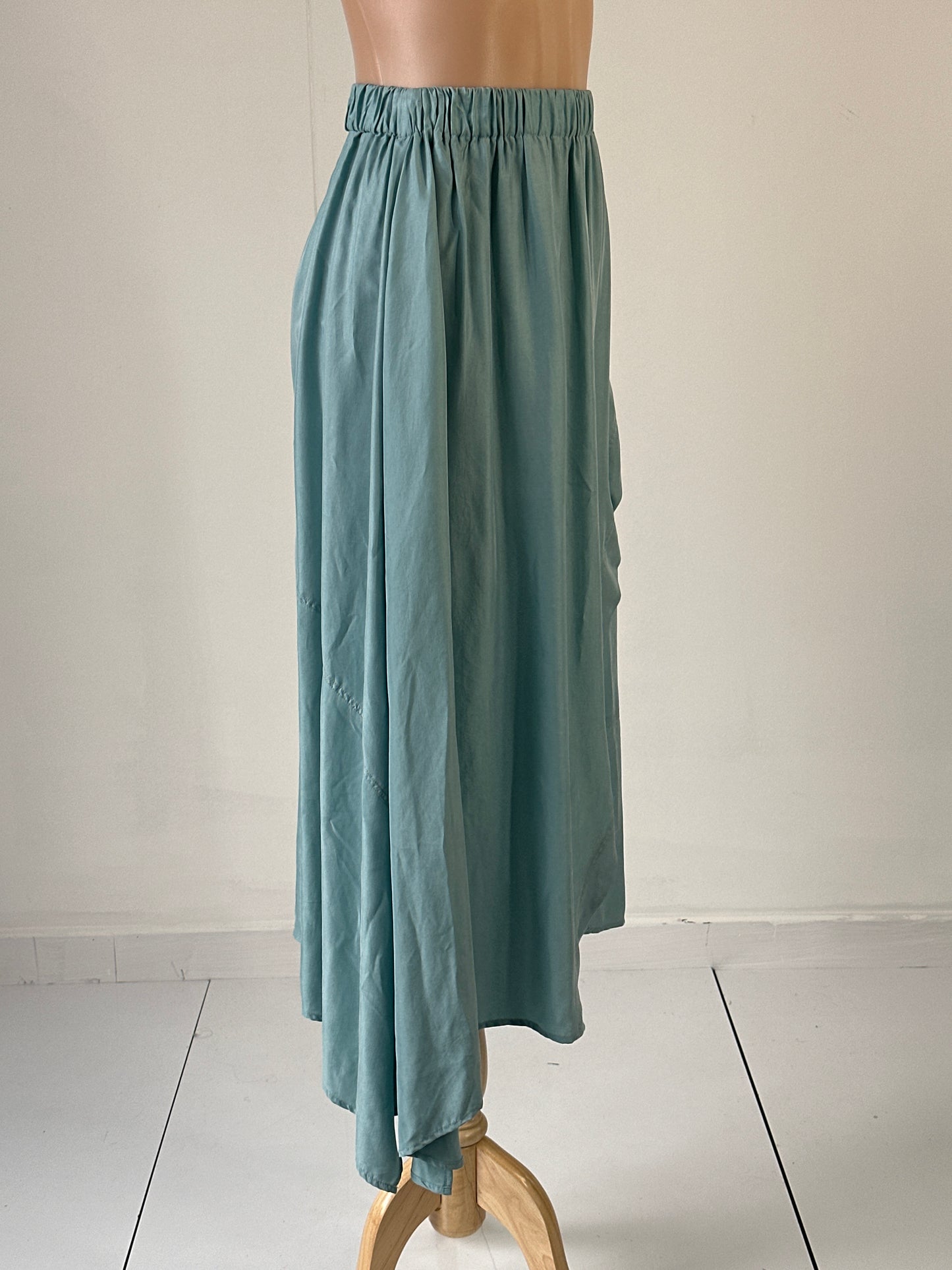 POL | skirt | size 8 | midi length