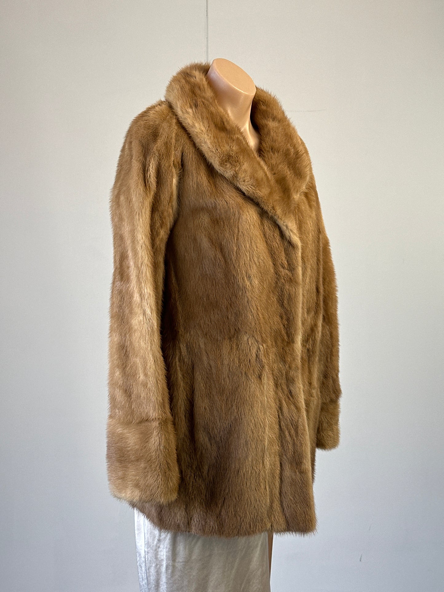 Berkeley Furs | vintage 80's | fur coat | size 12 | single breasted