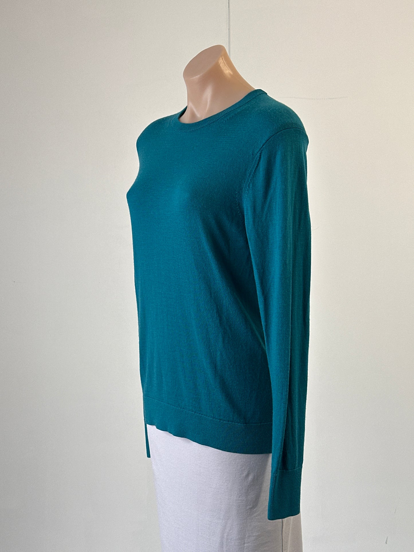 Uniqlo | sweater | size 12 | round neck | 100% wool