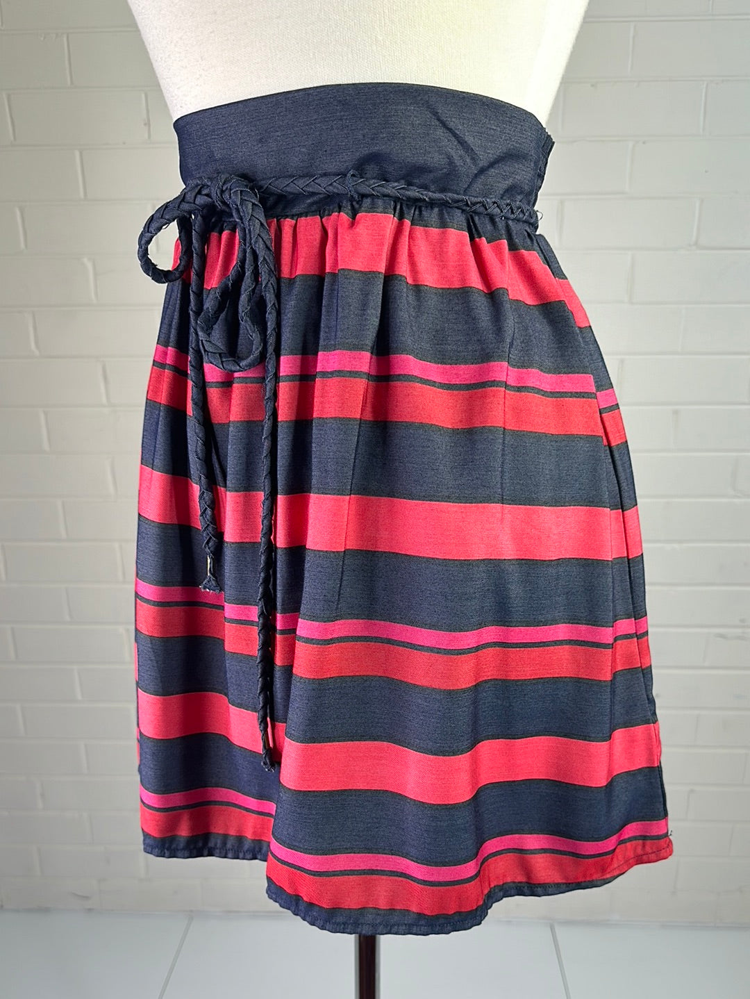 Tommy Hilfiger | New York | skirt | size 10 | mini length