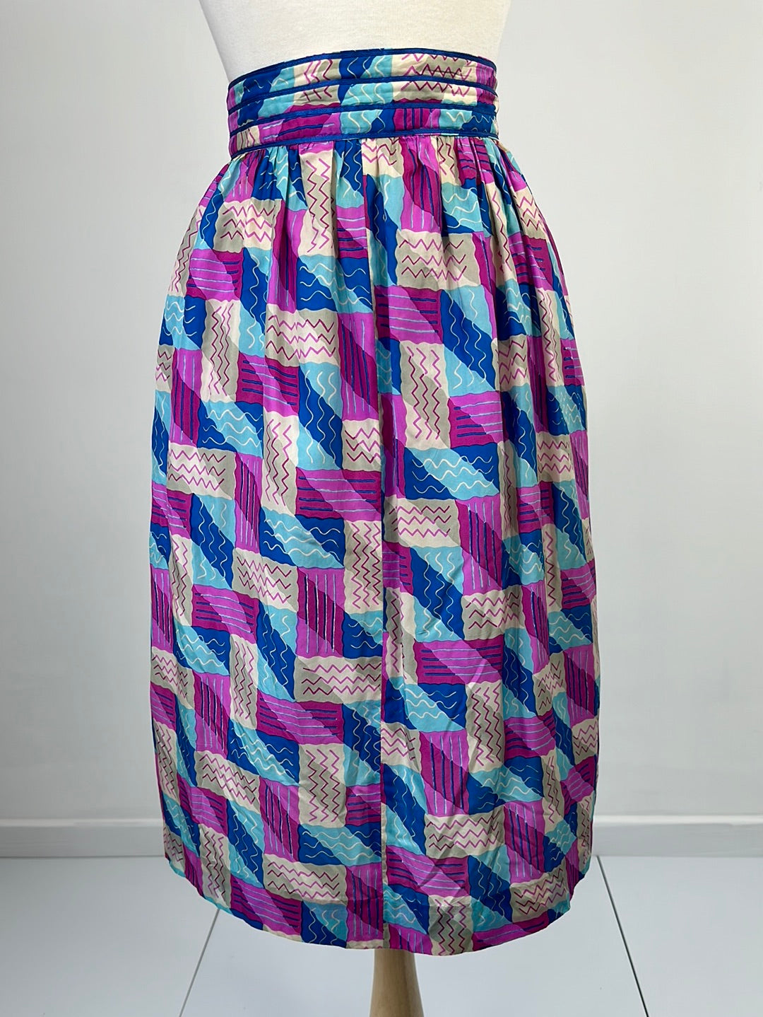 No label | vintage 80's | skirt | size 8 | knee length