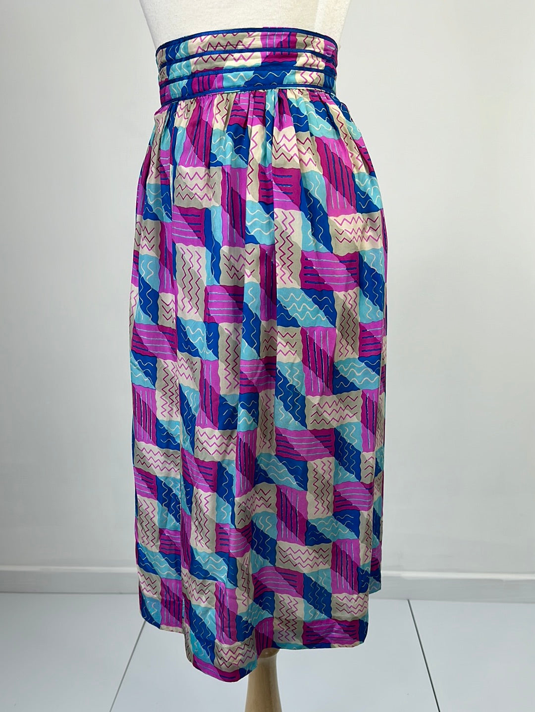 No label | vintage 80's | skirt | size 8 | knee length