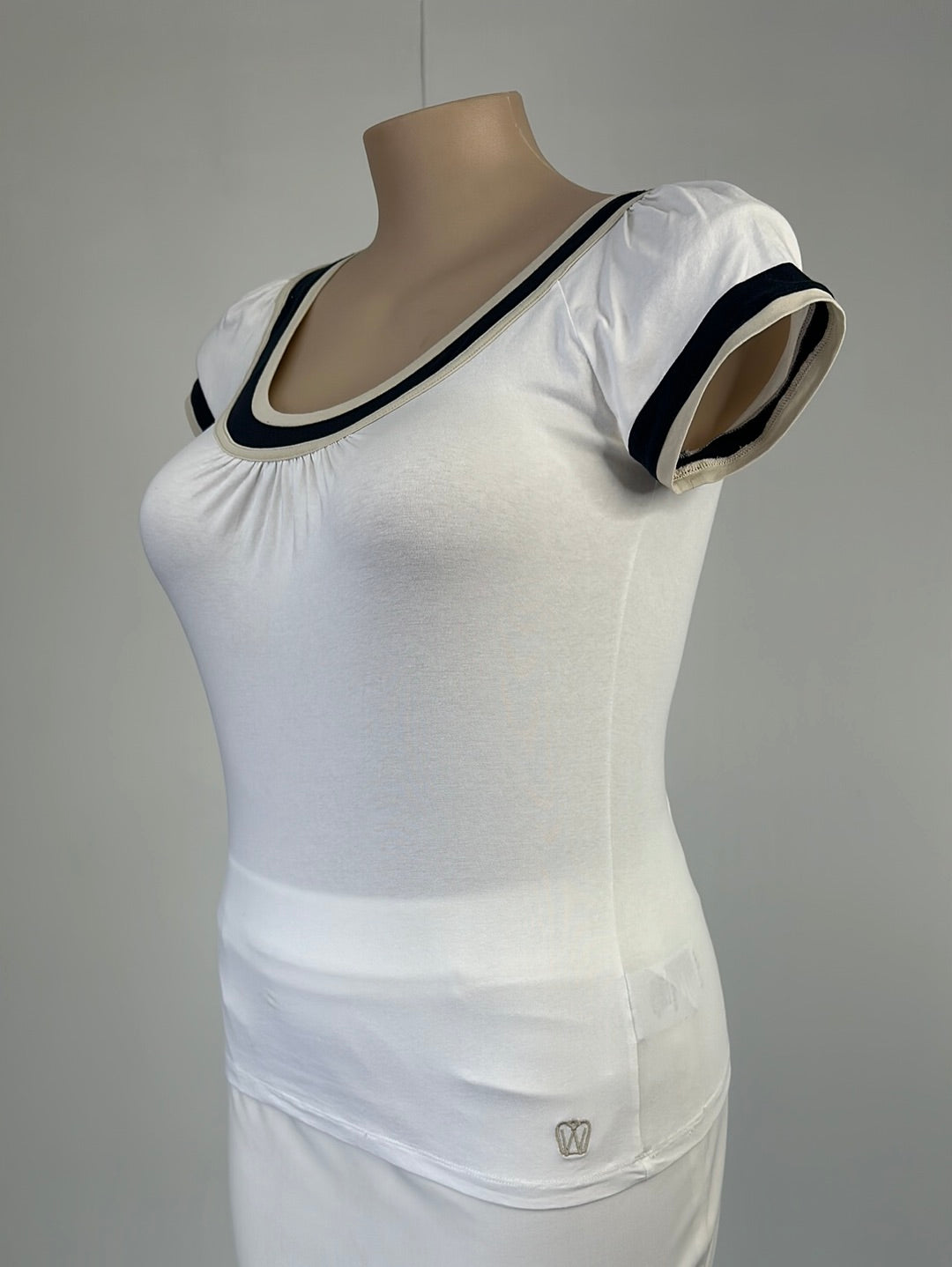 Max Mara | Italy | top | size 12 | cap sleeve